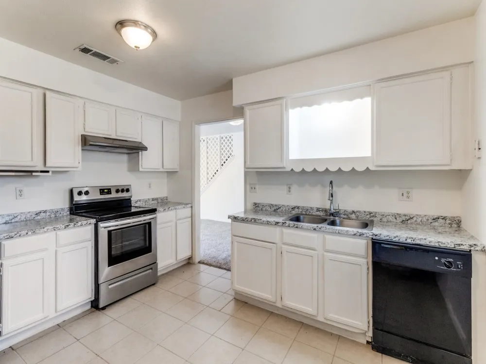 2321 Colonial Mesquite, TX 75150