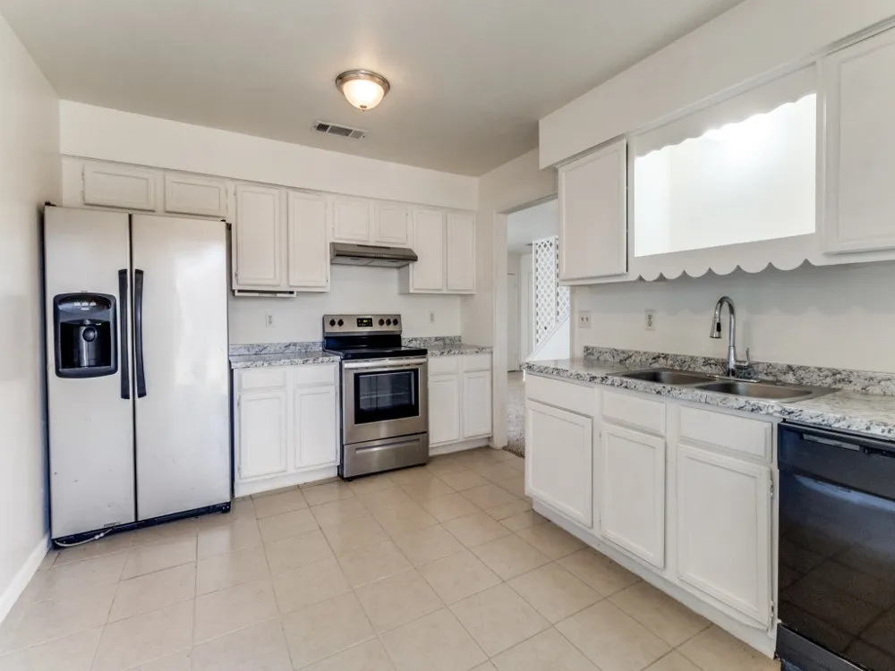 2321 Colonial Mesquite, TX 75150