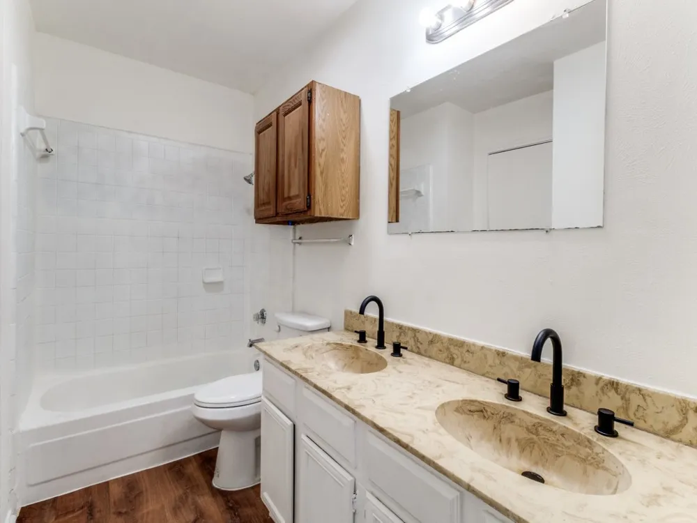 2321 Colonial Mesquite, TX 75150