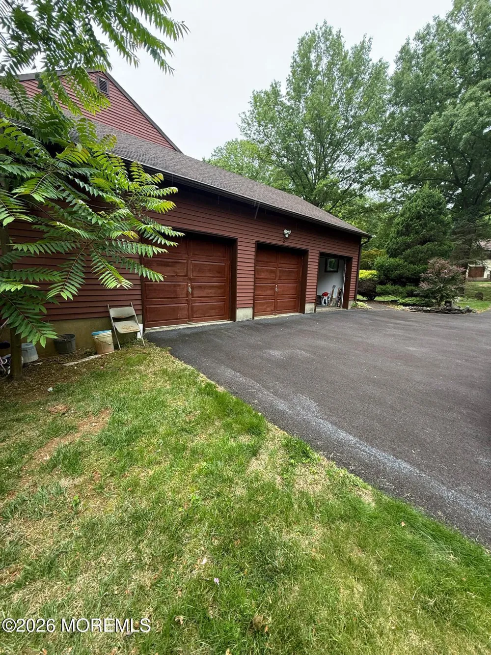 8 Delwood Drive Holmdel, NJ 07733