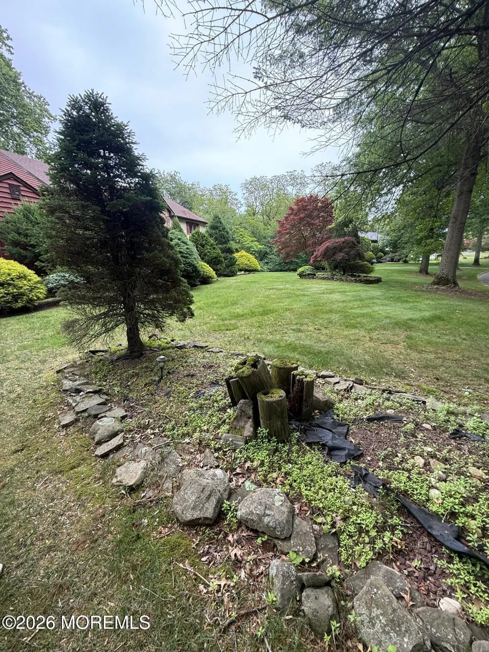8 Delwood Drive Holmdel, NJ 07733