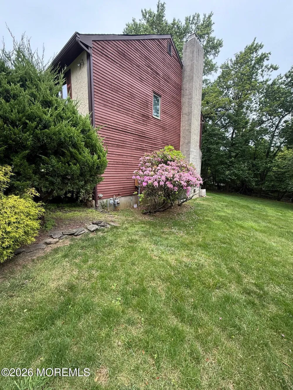 8 Delwood Drive Holmdel, NJ 07733