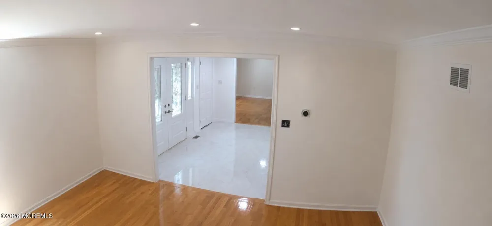 8 Delwood Drive Holmdel, NJ 07733