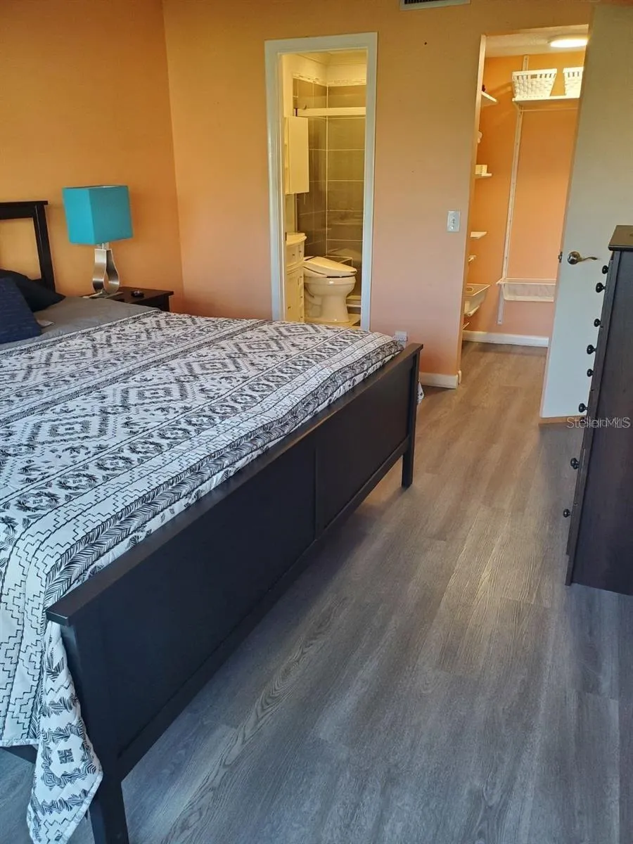 6210 SUN BOULEVARD #202 St Petersburg, FL 33715