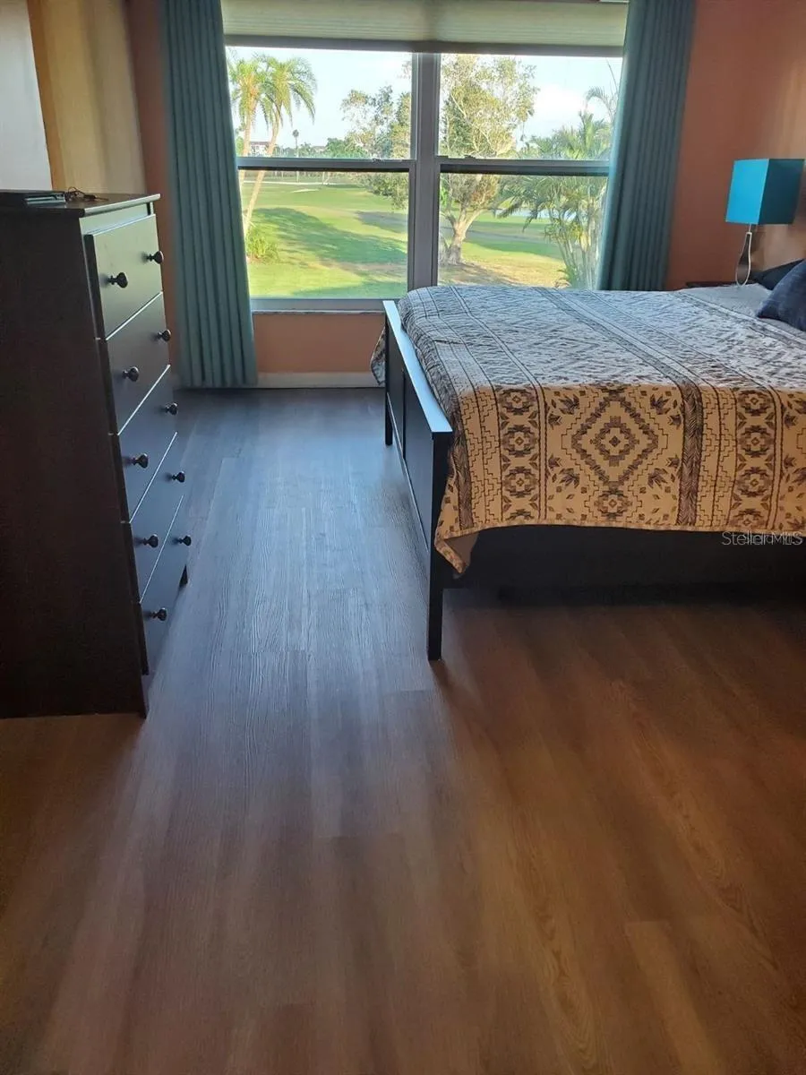 6210 SUN BOULEVARD #202 St Petersburg, FL 33715