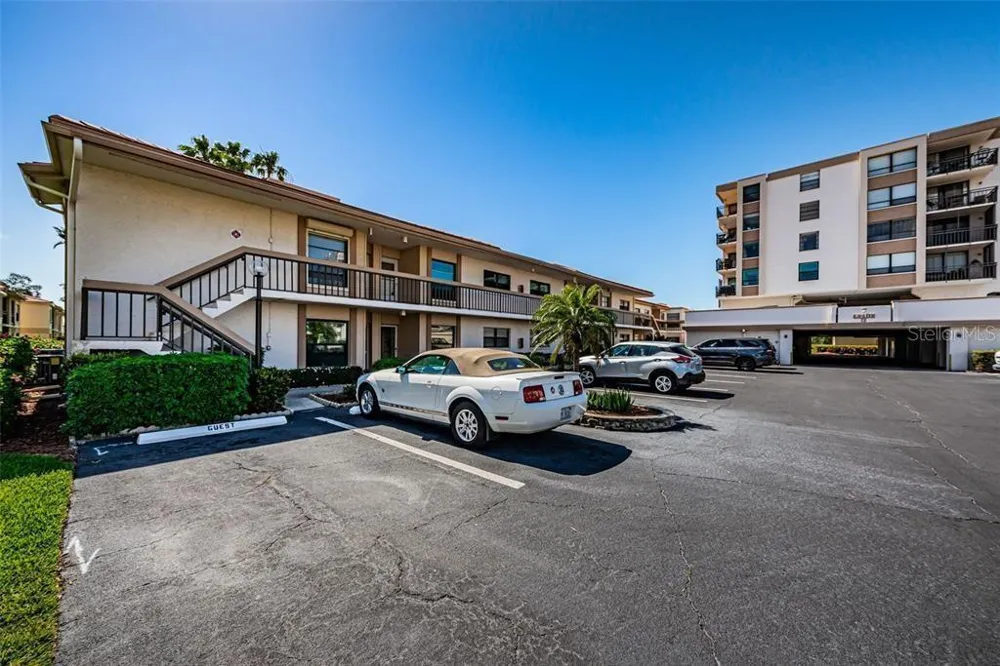 6210 SUN BOULEVARD #202 St Petersburg, FL 33715
