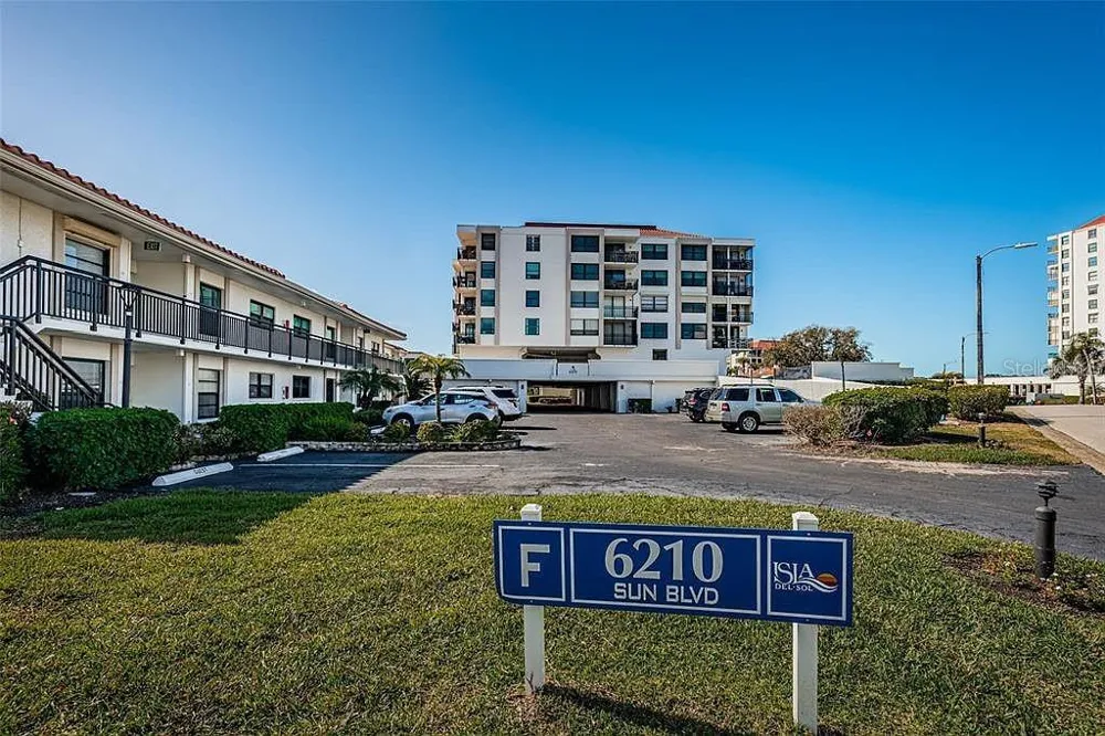 6210 SUN BOULEVARD #202 St Petersburg, FL 33715