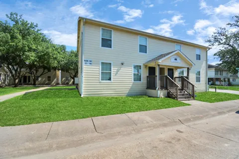 500 W Pitts Avenue #302