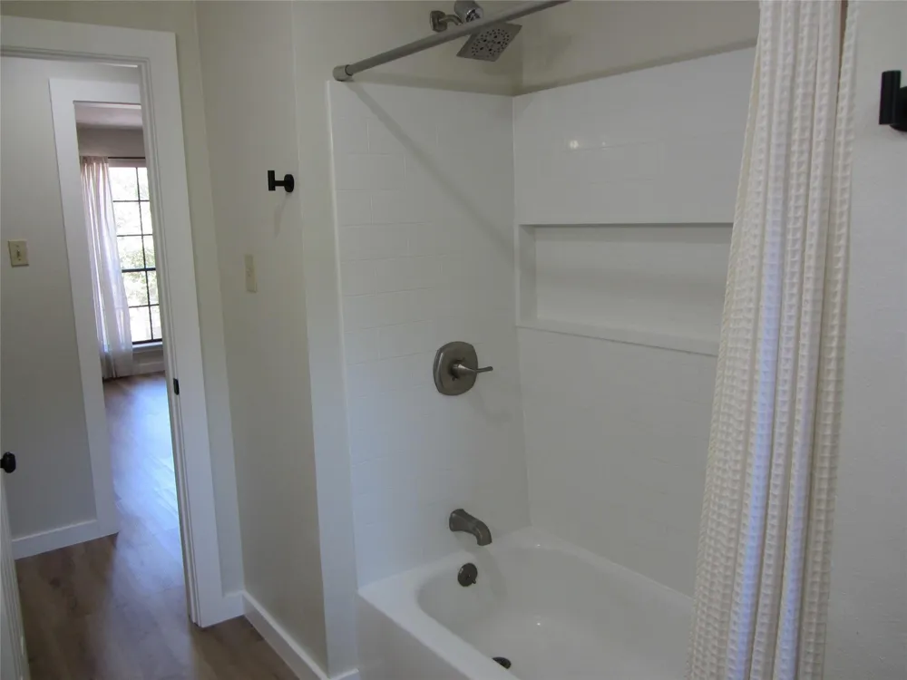 2401 Sycamore Avenue #B3 Huntsville, TX 77340