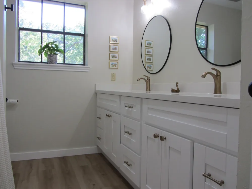 2401 Sycamore Avenue #B3 Huntsville, TX 77340