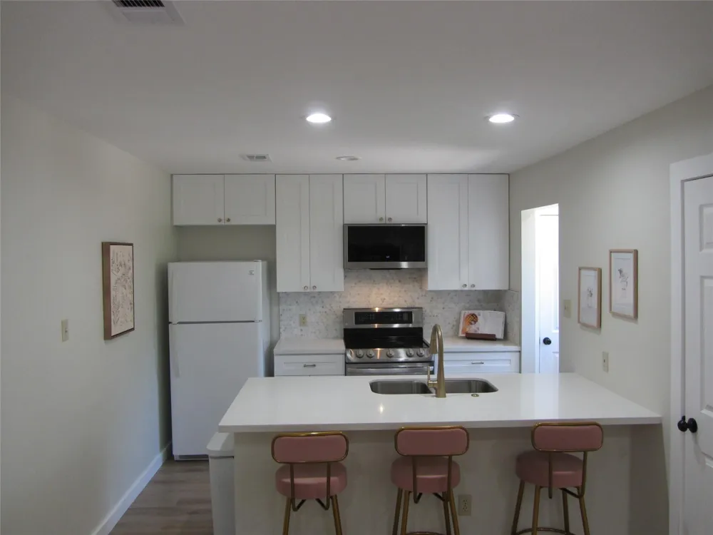 2401 Sycamore Avenue #B3 Huntsville, TX 77340