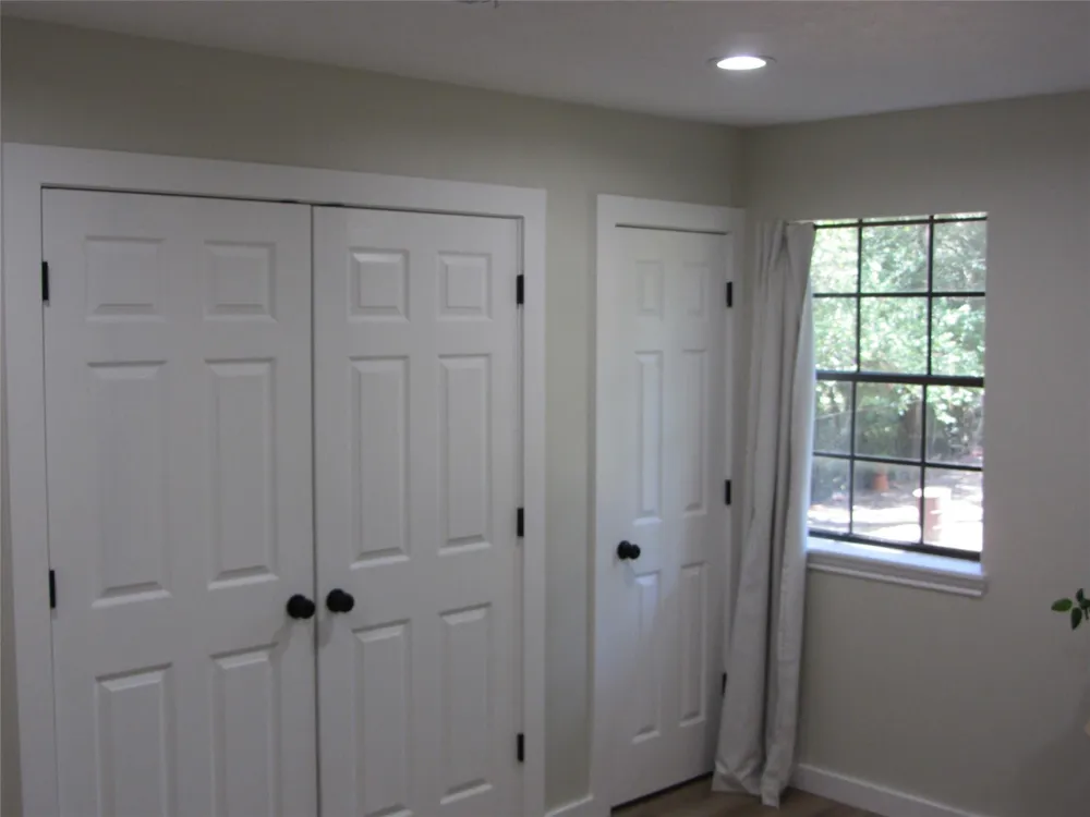 2401 Sycamore Avenue #B3 Huntsville, TX 77340