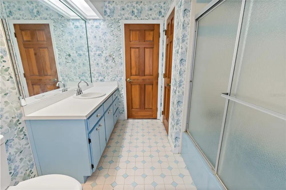 280 SANTA ROSA DRIVE Winter Haven, FL 33884