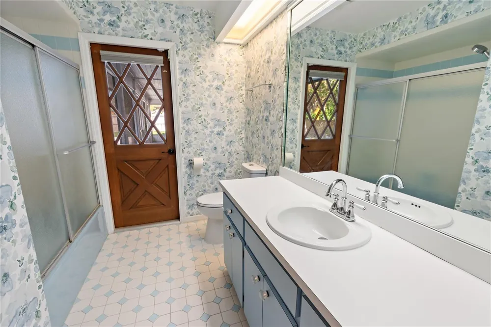 280 SANTA ROSA DRIVE Winter Haven, FL 33884