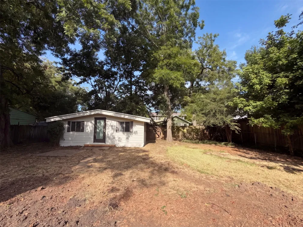 923 S Lindsay Street Gainesville, TX 76240