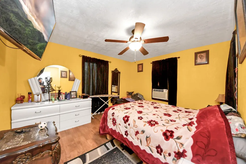 1040 County Road 5007 Cleveland, TX 77327