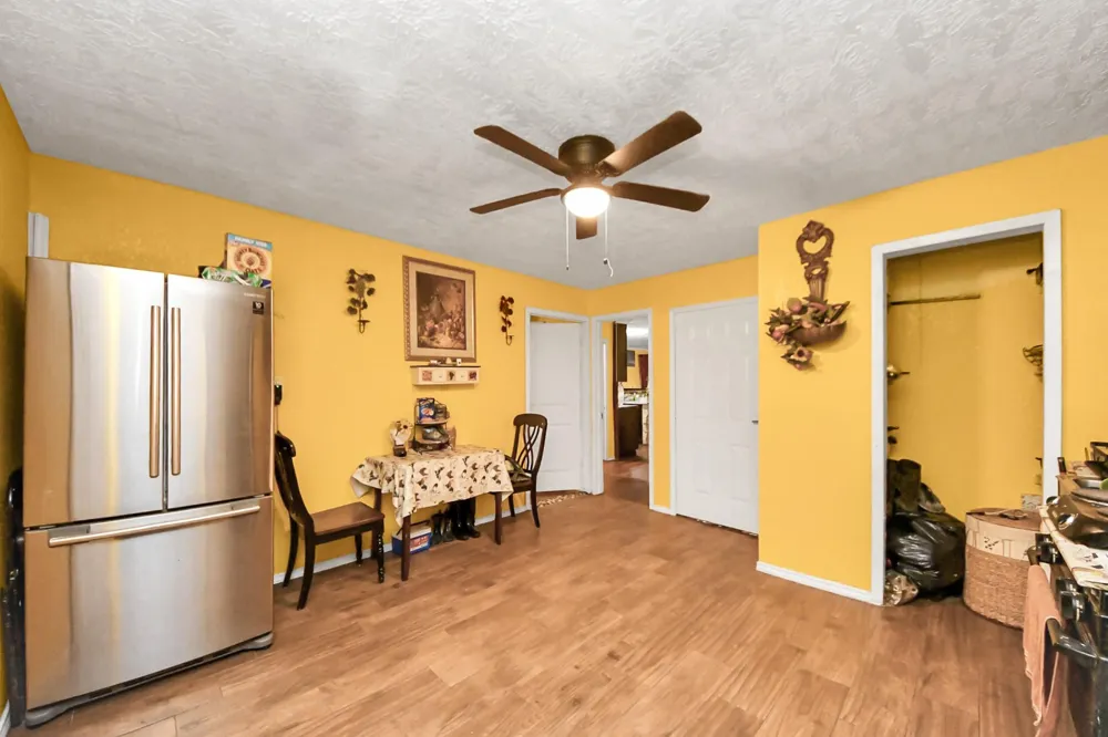 1040 County Road 5007 Cleveland, TX 77327