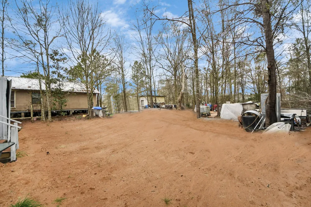 1040 County Road 5007 Cleveland, TX 77327