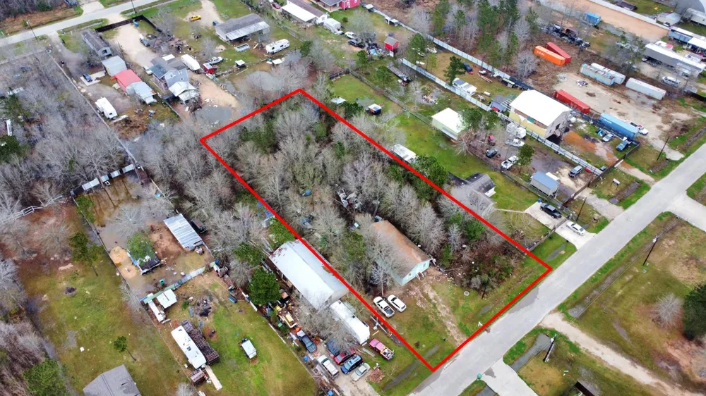 1040 County Road 5007 Cleveland, TX 77327