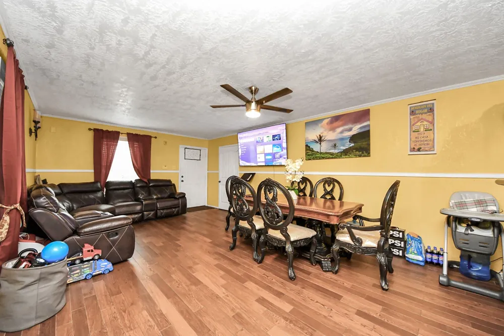 1040 County Road 5007 Cleveland, TX 77327
