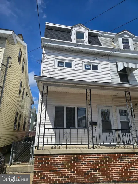 412 CARBON STREET