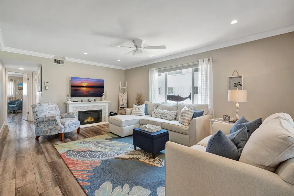 110 SHORE COURT #201 North Palm Beach, FL 33408