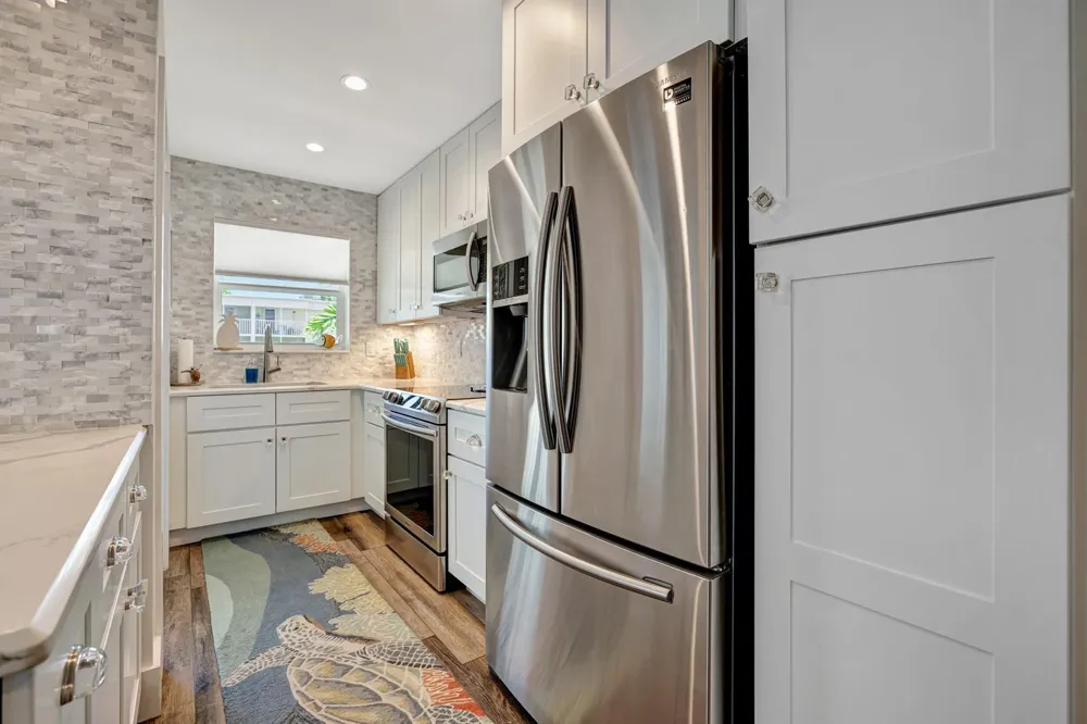 110 SHORE COURT #201 North Palm Beach, FL 33408