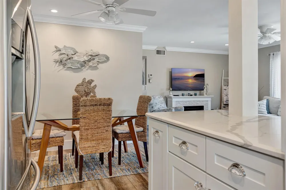 110 SHORE COURT #201 North Palm Beach, FL 33408