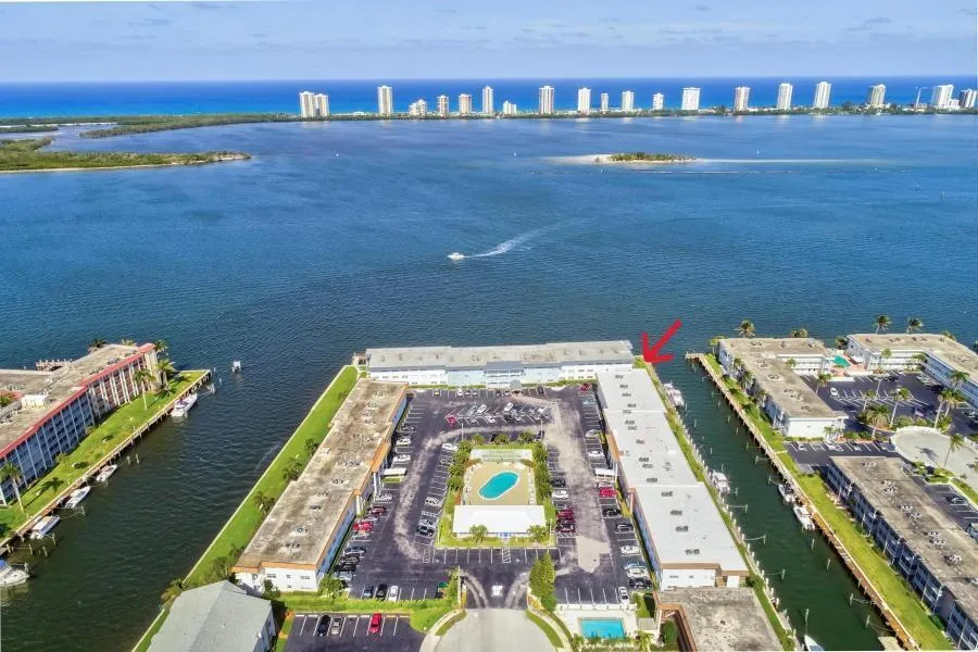 110 SHORE COURT #201 North Palm Beach, FL 33408
