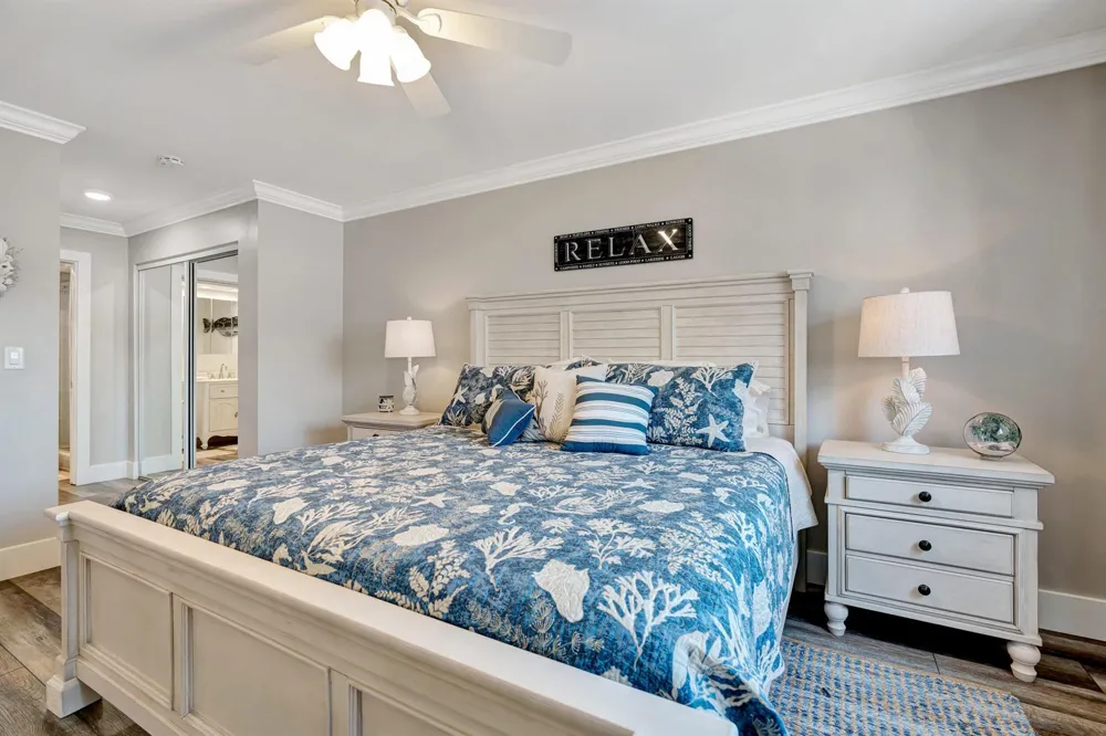 110 SHORE COURT #201 North Palm Beach, FL 33408