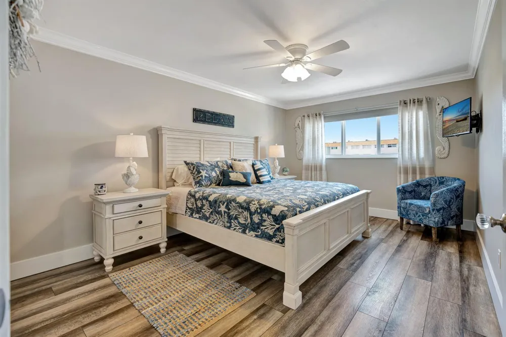 110 SHORE COURT #201 North Palm Beach, FL 33408