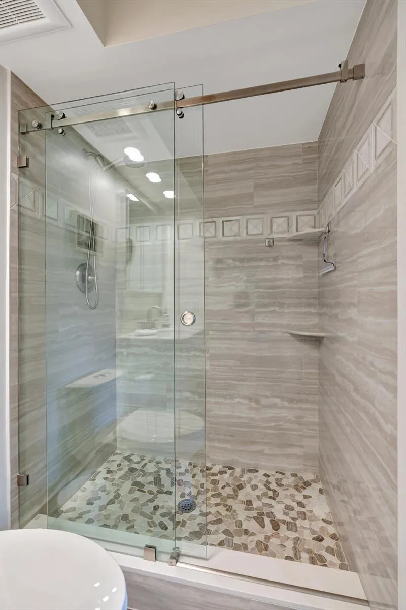 110 SHORE COURT #201 North Palm Beach, FL 33408
