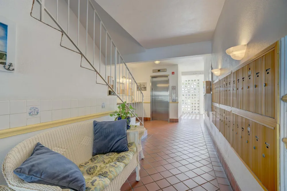 110 SHORE COURT #201 North Palm Beach, FL 33408