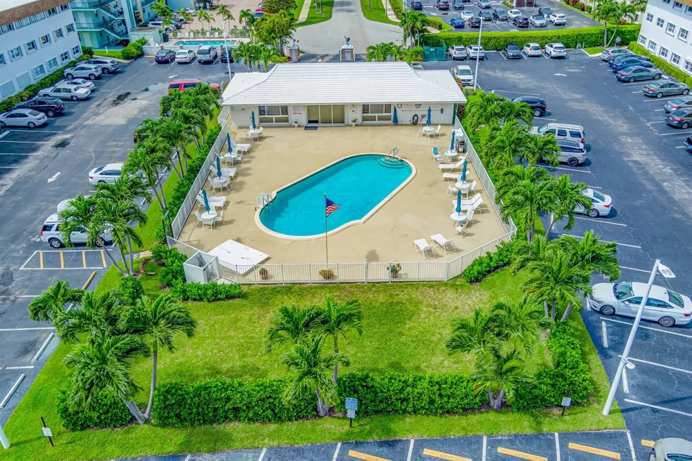 110 SHORE COURT #201 North Palm Beach, FL 33408