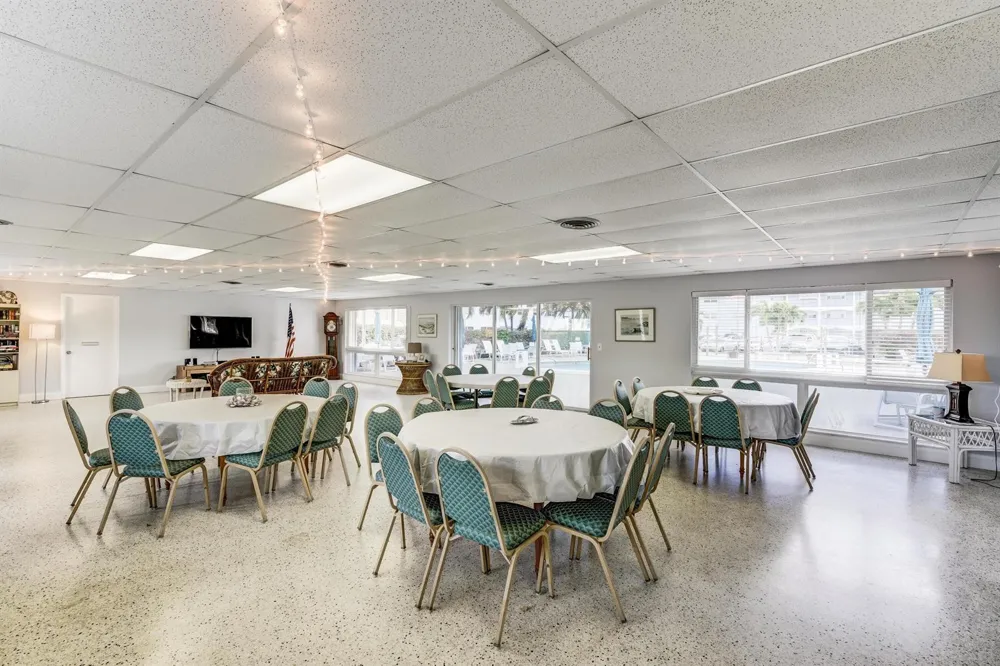 110 SHORE COURT #201 North Palm Beach, FL 33408