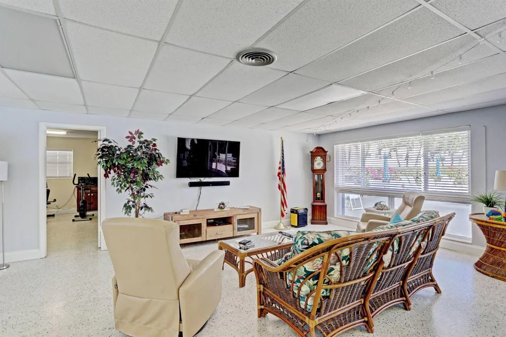 110 SHORE COURT #201 North Palm Beach, FL 33408