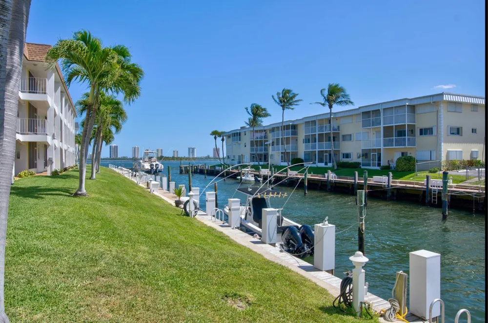 110 SHORE COURT #201 North Palm Beach, FL 33408