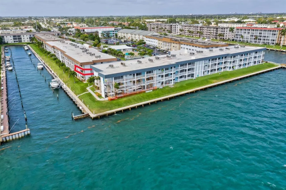 110 SHORE COURT #201 North Palm Beach, FL 33408