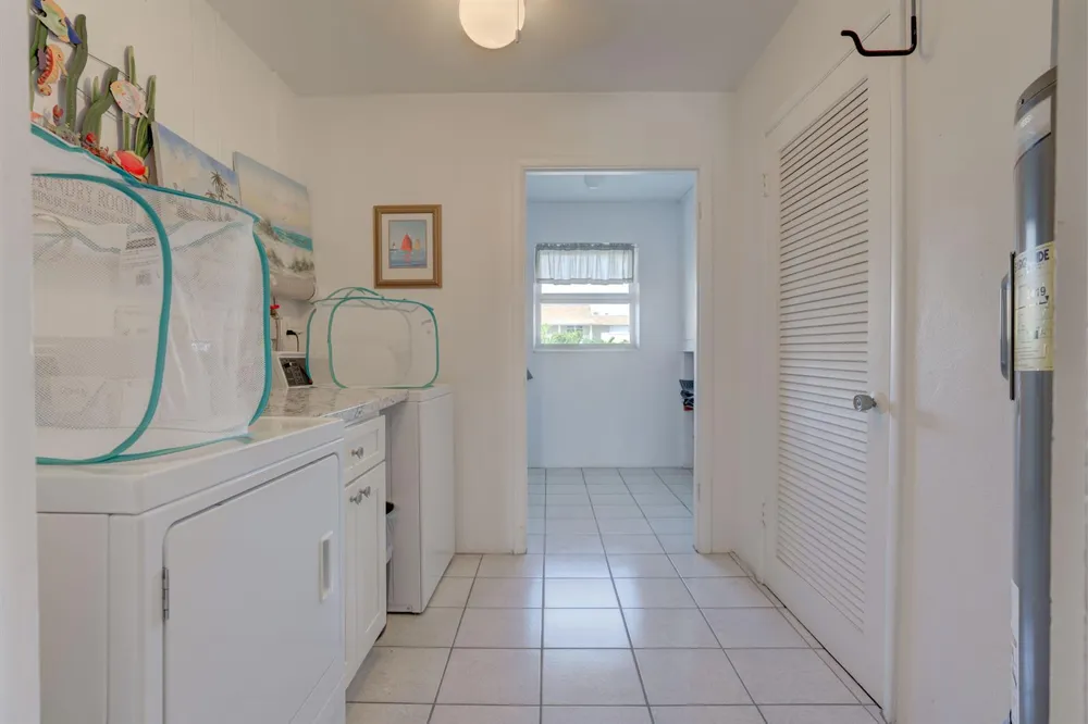 110 SHORE COURT #201 North Palm Beach, FL 33408