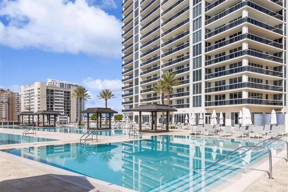 1830 S Ocean Dr #1912 Hallandale Beach, FL 33009