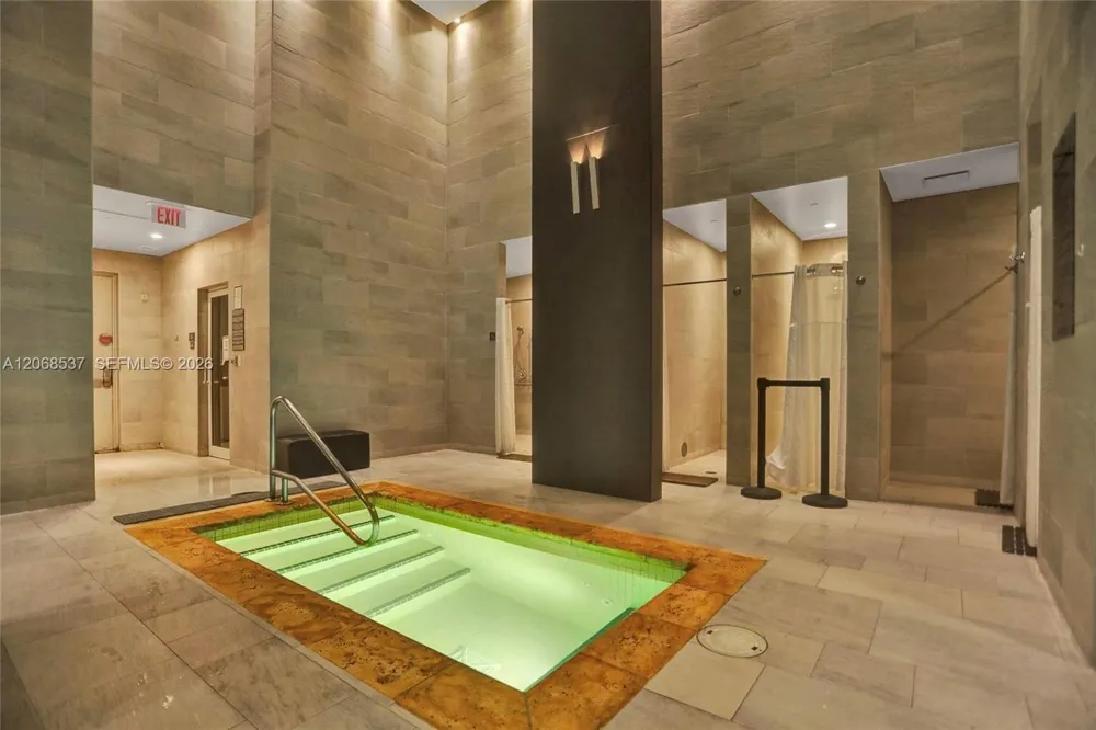 1830 S Ocean Dr #1912 Hallandale Beach, FL 33009