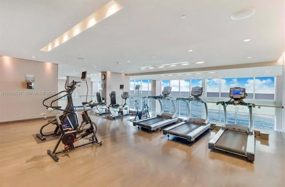 1830 S Ocean Dr #1912 Hallandale Beach, FL 33009