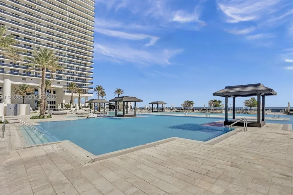 1830 S Ocean Dr #1912 Hallandale Beach, FL 33009