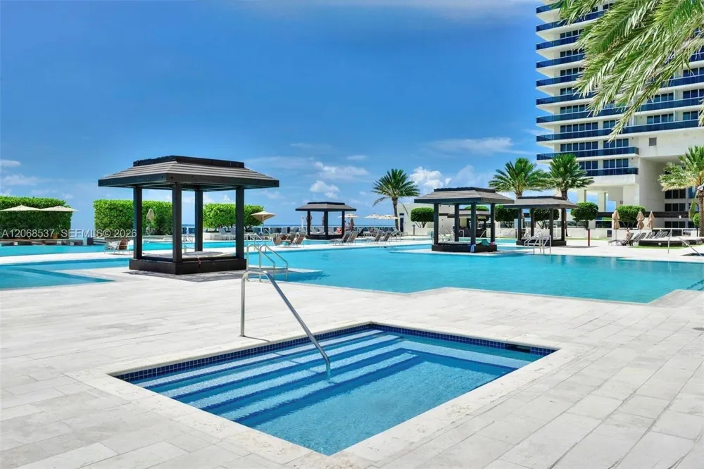 1830 S Ocean Dr #1912 Hallandale Beach, FL 33009