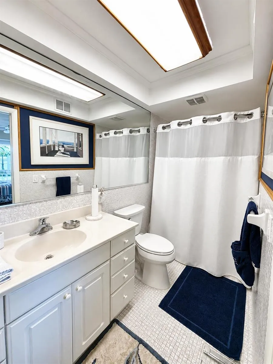 68 YACHT CLUB DRIVE #22 North Palm Beach, FL 33408