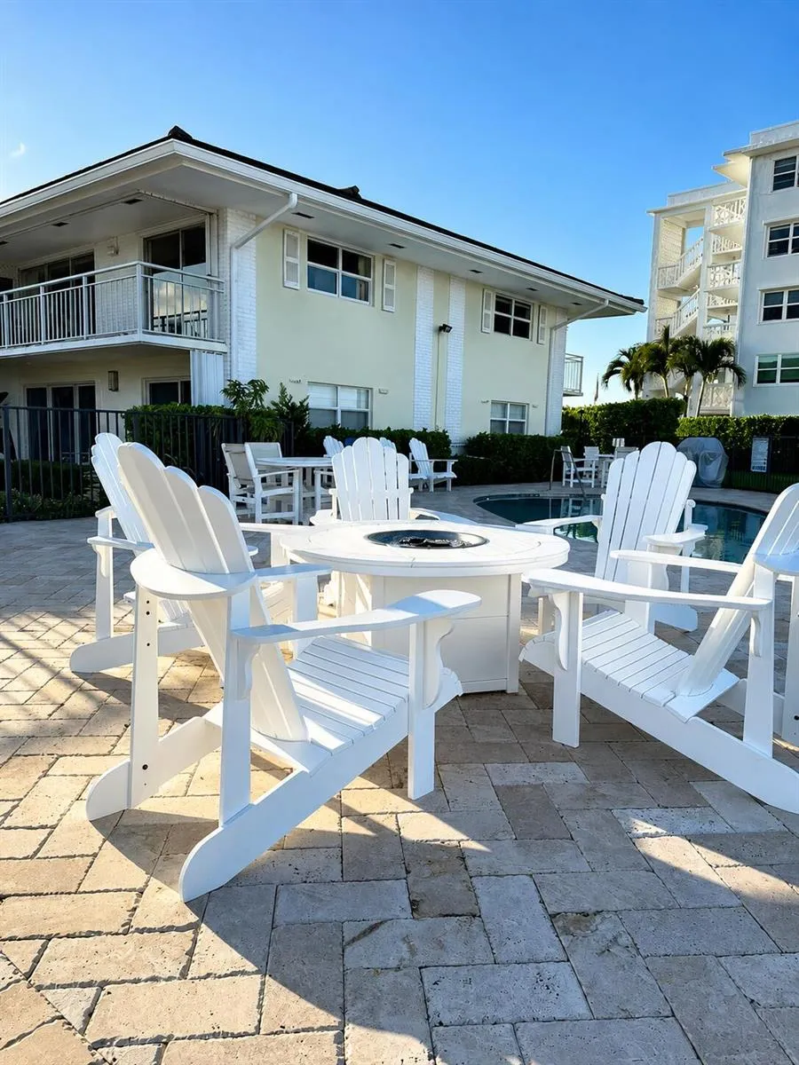 68 YACHT CLUB DRIVE #22 North Palm Beach, FL 33408