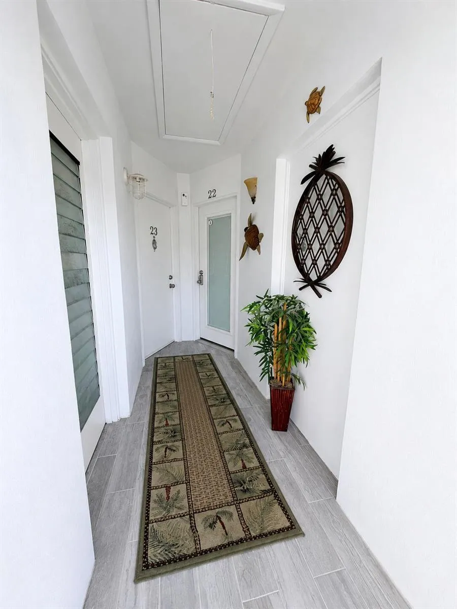68 YACHT CLUB DRIVE #22 North Palm Beach, FL 33408