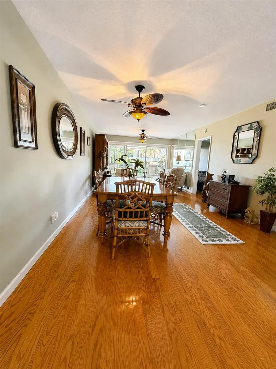 68 YACHT CLUB DRIVE #22 North Palm Beach, FL 33408