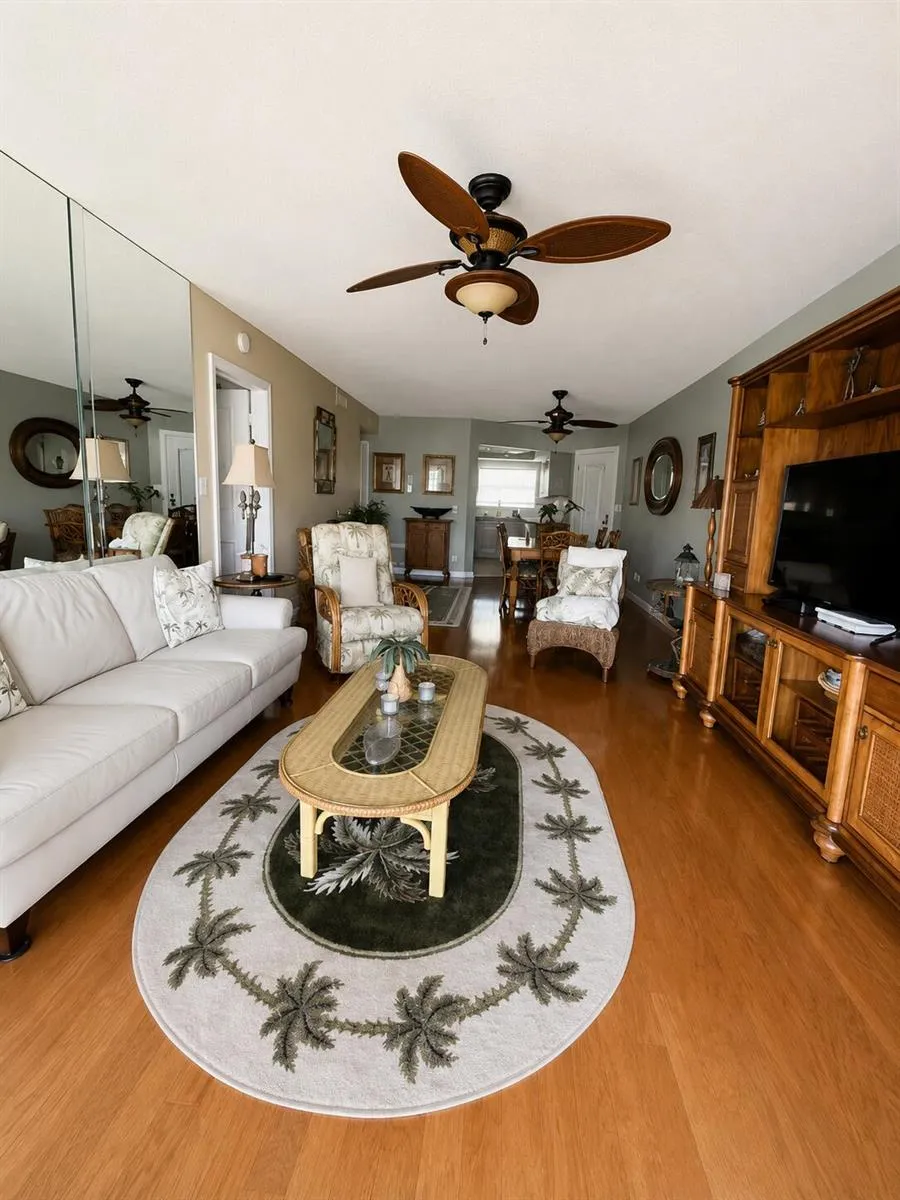 68 YACHT CLUB DRIVE #22 North Palm Beach, FL 33408