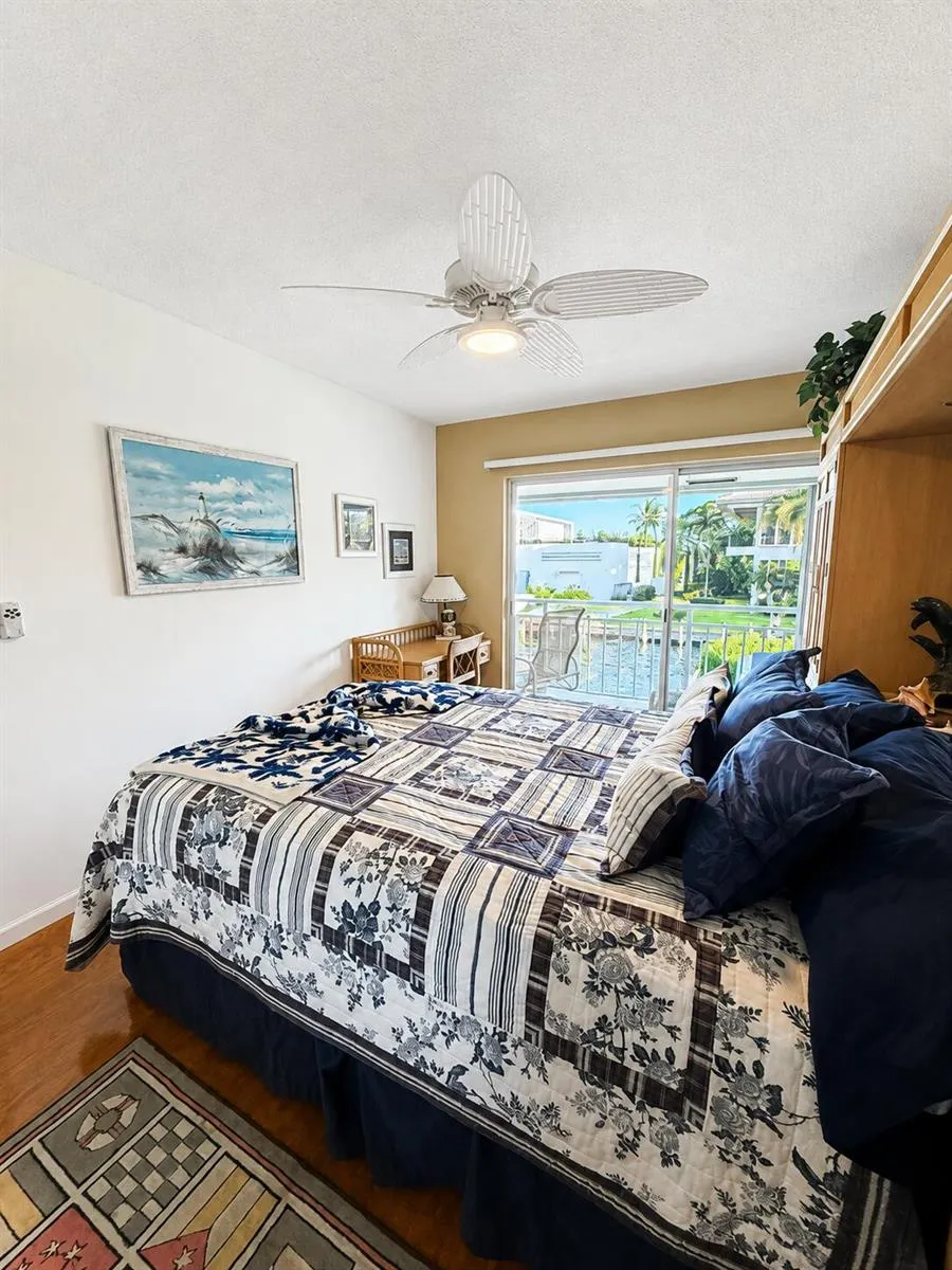 68 YACHT CLUB DRIVE #22 North Palm Beach, FL 33408